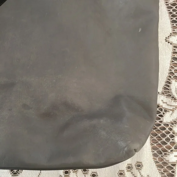 Albert Bellucci Gray Black Quilt Stitched Leather & Double Zipper Very Spacious - Picture 6 of 12